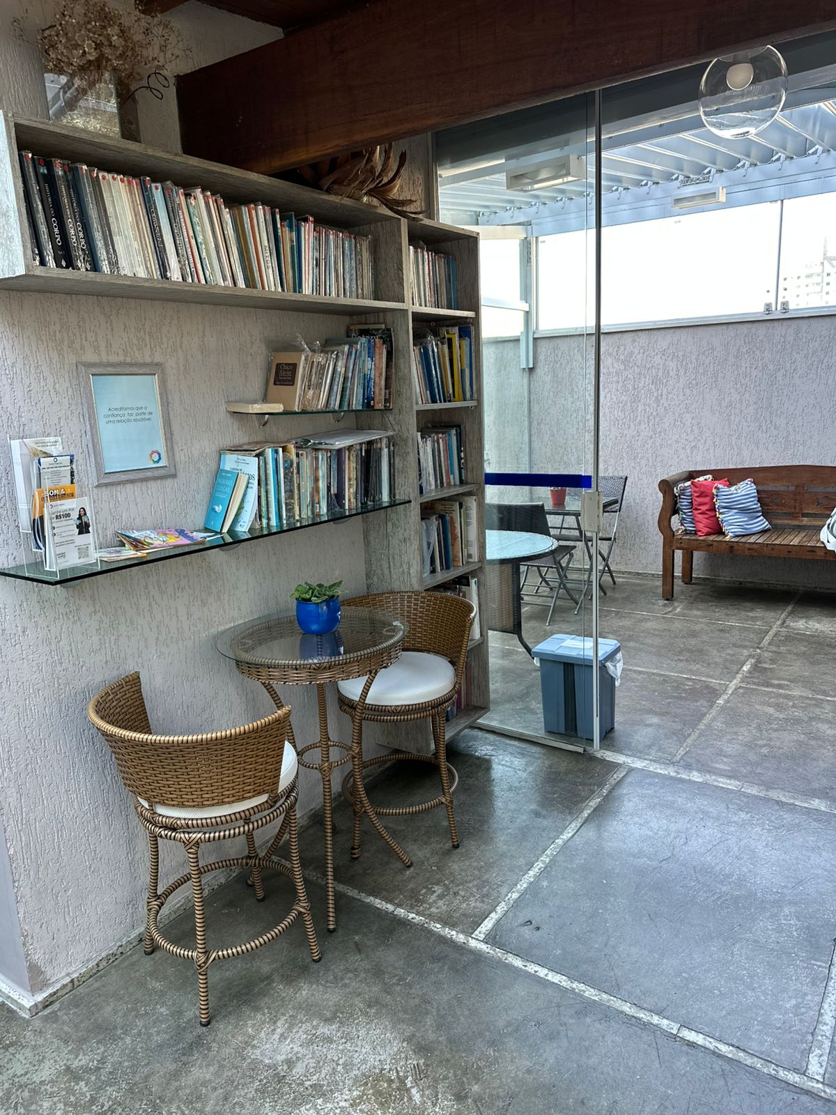 Sala de Espera e Livros